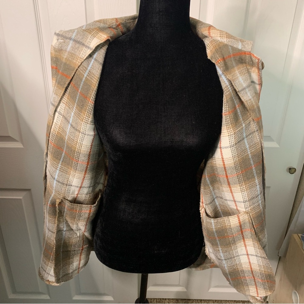 Charlotte Russe Tan Plaid Shacket Jacket - Picture 6 of 8